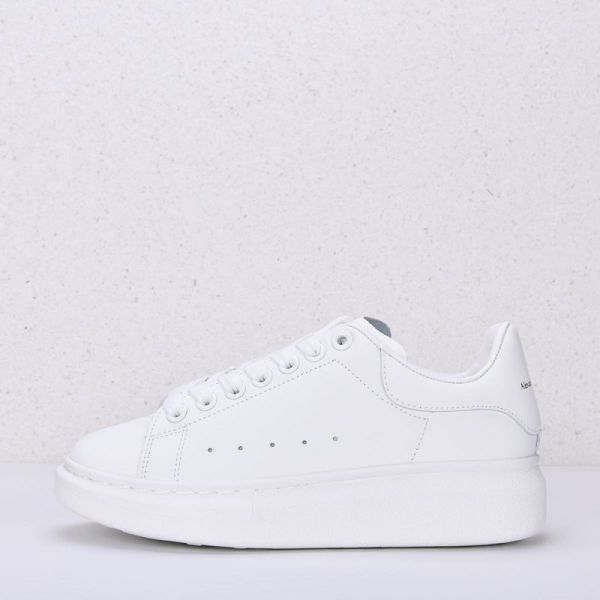 Alexander McQueen sneakers art 2411