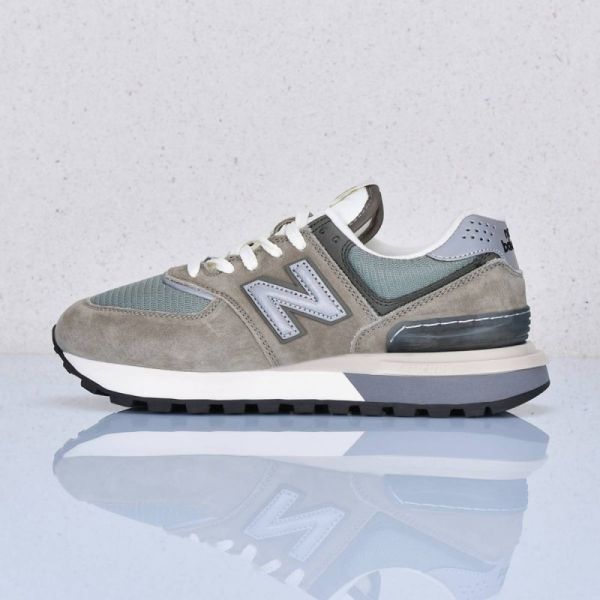 New Balance sneakers art 4779