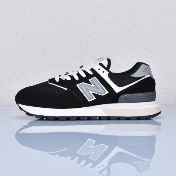 New Balance sneakers art 4940