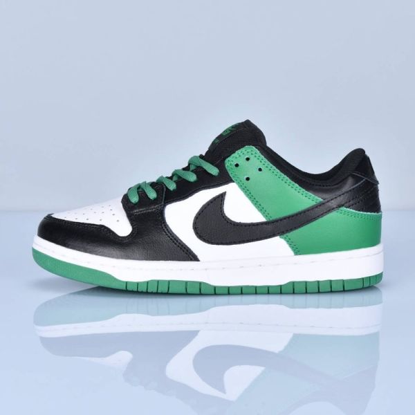 Nike Dunk SB sneakers art 4416