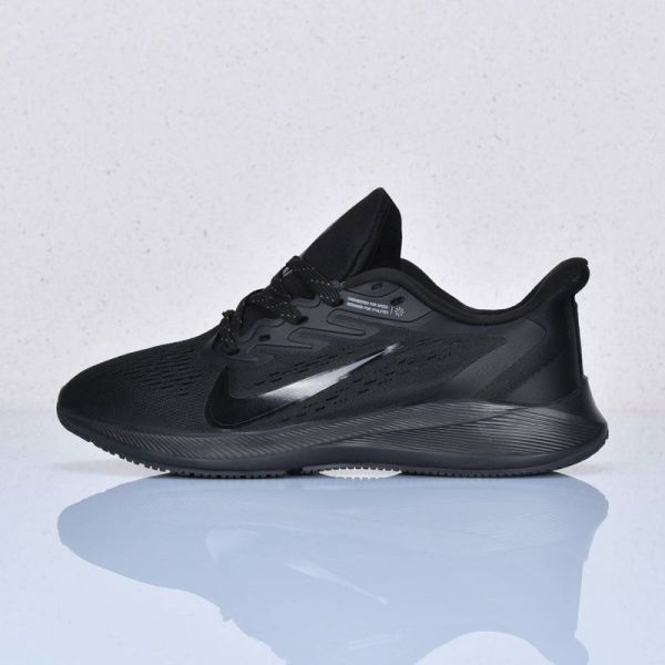 Nike Zoom sneakers art 5005