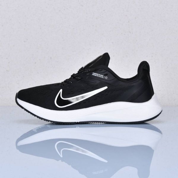 Nike Zoom sneakers art 5020